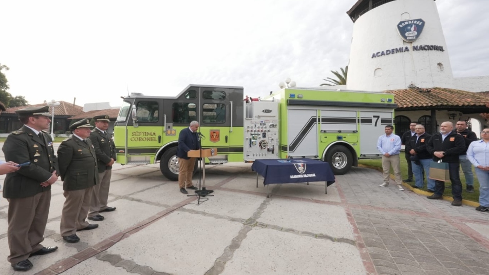 Séptima Compañía del Cuerpo de Bomberos de Coronel recibe moderno carro